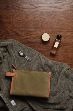 Logotrade Geschäftsgeschenke das Foto: VINGA Bosler Kulturbeutel aus GRS recyceltem Canvas