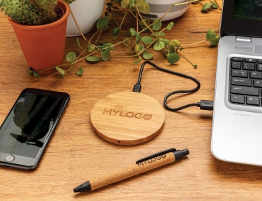 Logo trade promotional merchandise picture of: Bamboo 5W round wireless charger