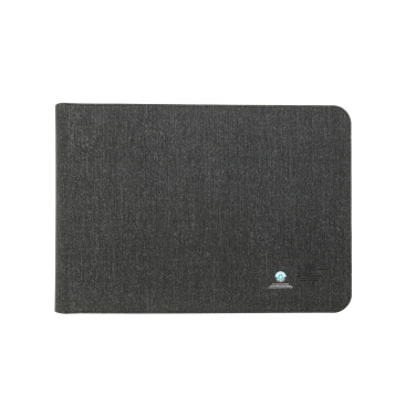 Logotrade corporate gift picture of: Swiss Peak 15W magnetic charging laptop sleeve 14-15,6"