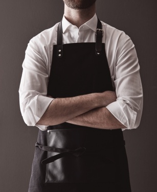 Logo trade ärikingid foto: VINGA Casbas purjeriidest põll