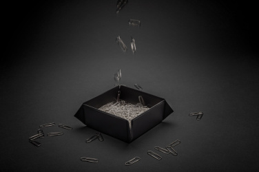 Logo trade meene pilt: Swiss Peak RCS taaskasutatud PU-st kokkupandav magnetiline hoiualus