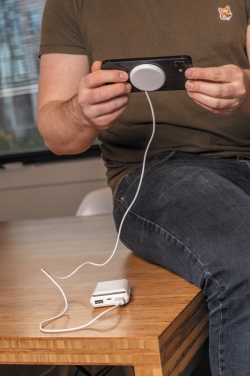 Logo trade firmakingitused foto: 5W magnetiline juhtmevaba laadija