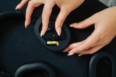 Logo trade reklaamkingi pilt: Irvine RCS taaskasutatud ja parandatavad ANC juhtmevabad kõrvaklapid