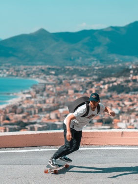 Logo trade ärikingid foto: Bobby Hero Väike vargusevastane seljakott