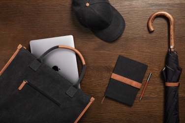 Logotrade ärikingituse foto: VINGA Bosler RCS taaskasutatud purjeriidest kontorikott