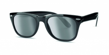 Logotrade ärikingituse foto: UV-kaitsega päikeseprillid VILJANDI