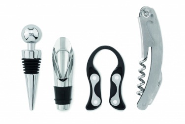 Logotrade meened pilt: 4-osaline veinikomplekt puidust alusel