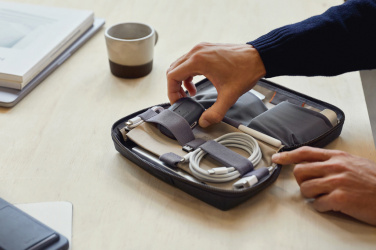 Logo trade firmakingi pilt: Bellroy komplekt tehnika tarvikute hoiustamiseks