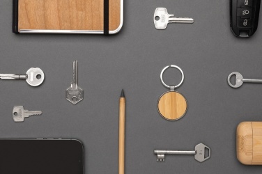 Logo trade liikelahjat tuotekuva: Pyöreä bambu avaimenperä RCS kierrätettyä sinkkiseosta