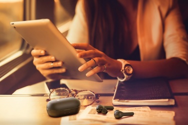 Logo trade liikelahjat mainoslahjat kuva: Motorola IPX5 TWS MOTO kuulokkeet 85