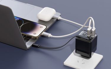 Logotrade dovana nuotrauka: „Urban Vitamin Mendocino“ 65 W GaN įkroviklis su ištraukiamu laidu