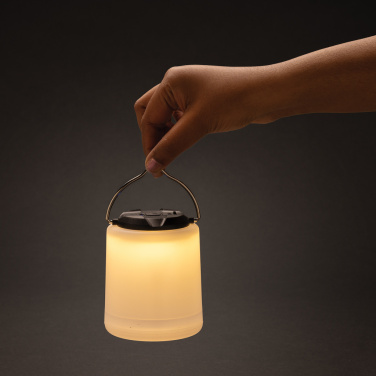 Logotrade biznesa dāvanas foto: Limio RCS pārnēsājama, atkārtoti uzlādējama galda lampa no pārstrādātas plastmasas