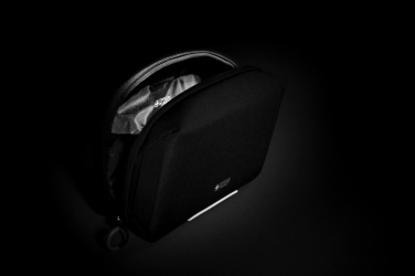 Лого трейд pекламные подарки фото: Технический чехол Swiss Peak AWARE™ без ПВХ