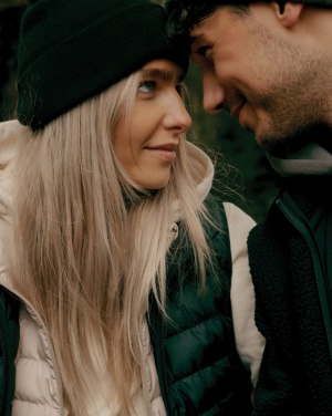 Логотрейд pекламные продукты картинка: Женский утепленный жилет Iqoniq Meru из переработанного полиэстера